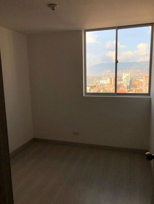 Apartamento en venta en Prados De Sabaneta, Sabaneta · foto 5 de 19