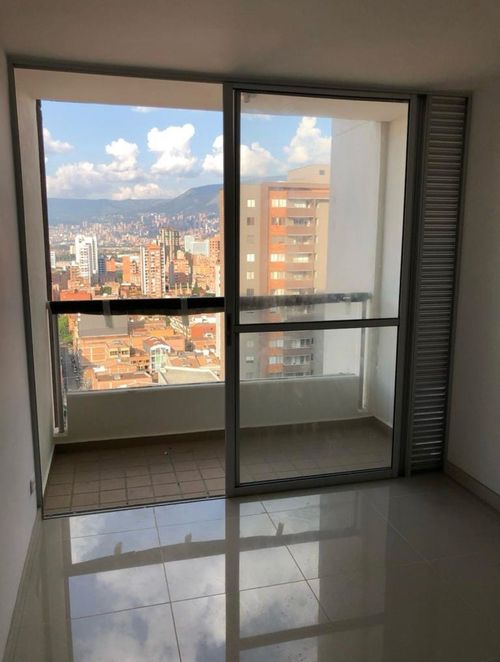 Apartamento en venta en Prados De Sabaneta, Sabaneta · foto 8 de 19