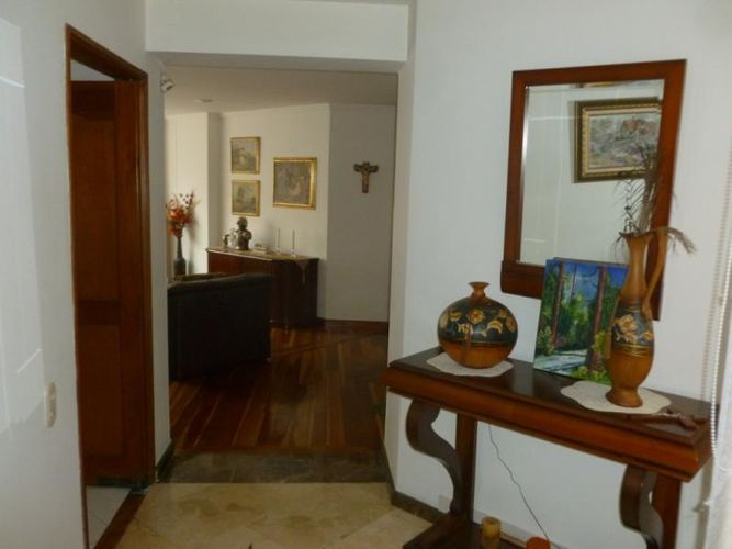 Apartamento de 4 alcobas en venta en Chicó Navarra, Bogotá, 148 m² · foto 5 de 23