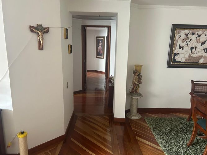 Apartamento de 4 alcobas en venta en Chicó Navarra, Bogotá, 148 m² · foto 12 de 23