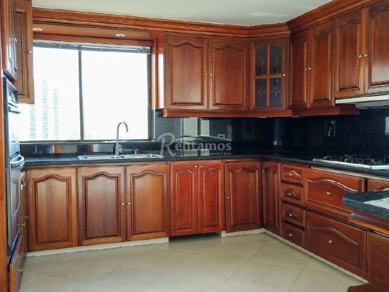 Apartamento en venta en El Poblado, Medellín · foto 5 de 14