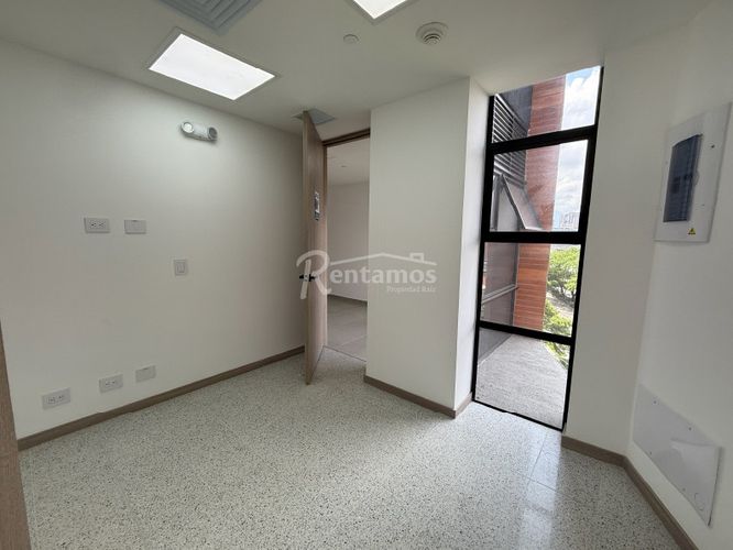 Oficina en arriendo en San Diego, Medellín, 32 m² · foto 4 de 23