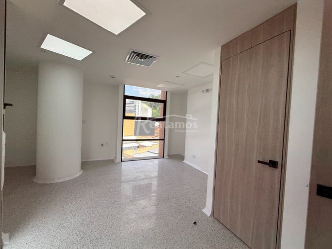 Oficina en arriendo en San Diego, Medellín, 32 m² · foto 5 de 23