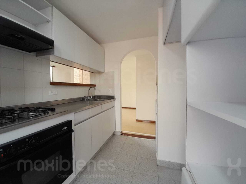 Apartamento en arriendo en El Tesoro, Medellín · foto 2 de 16