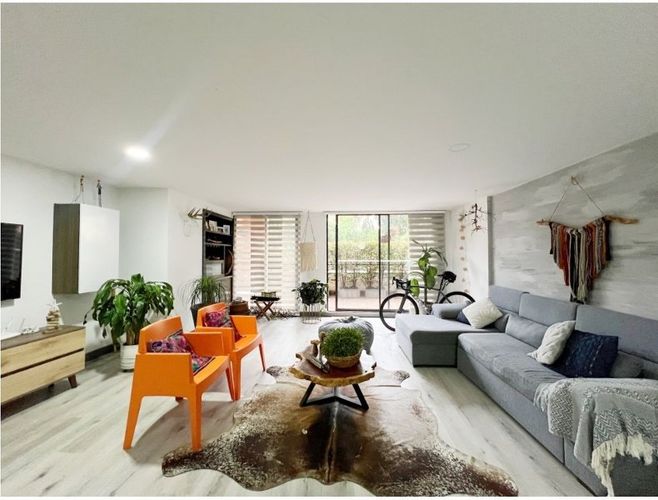 Apartamento de 3 alcobas en venta en El Diamante No. 2, Medellín, 184 m² · foto 2 de 14