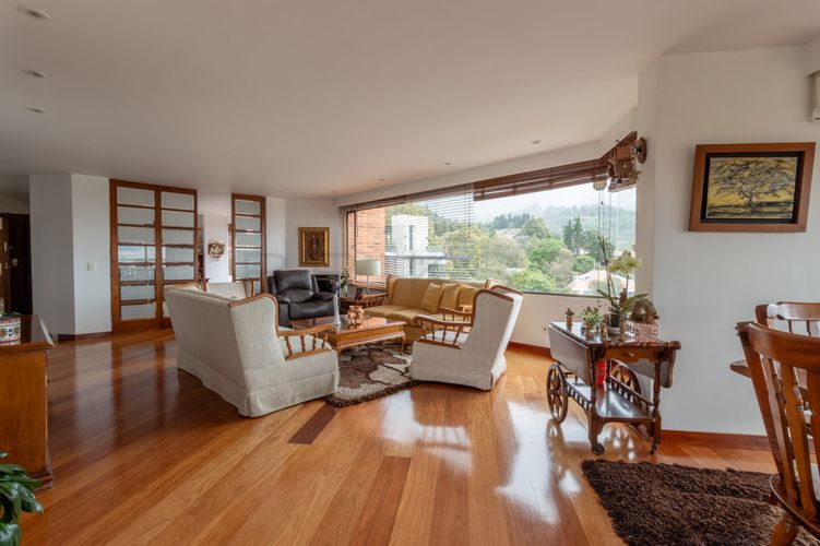 Apartamento en venta en Santa Barbara, Bogotá · foto 2 de 20