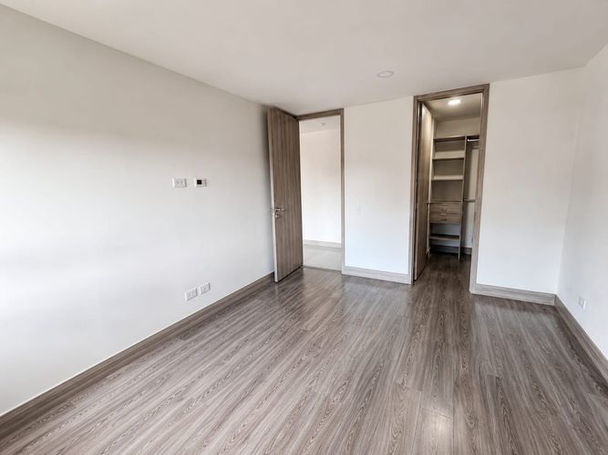 Apartamento de 3 alcobas en venta en Loma Del Escobero, Envigado, 97 m² · foto 8 de 14