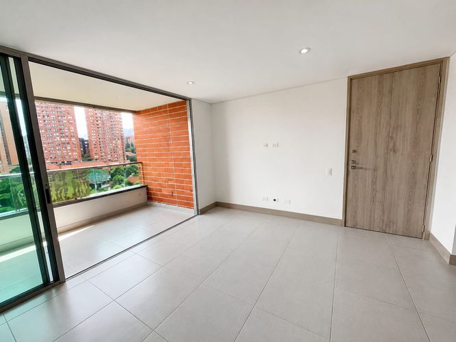 Apartamento de 3 alcobas en venta en Loma Del Escobero, Envigado, 97 m² · foto 10 de 14