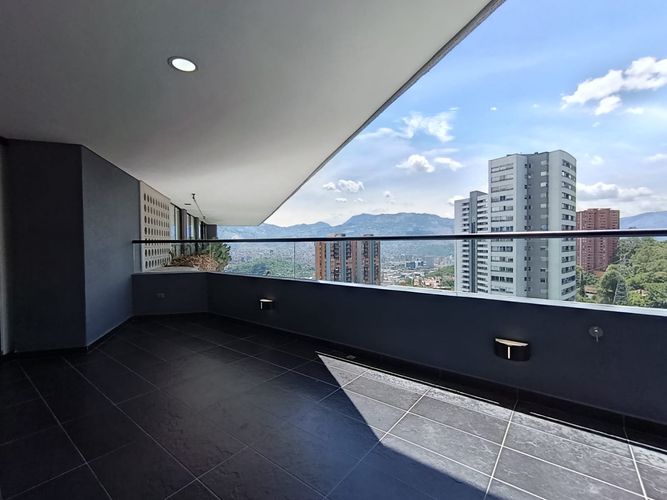 Apartamento de 3 alcobas en arriendo en Vía Las Palmas, Medellín, 102 m² · foto 10 de 20