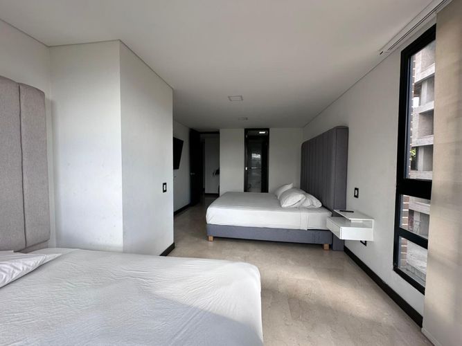 Apartamento de 3 alcobas en arriendo en El Poblado, Medellín, 160 m² · foto 10 de 18