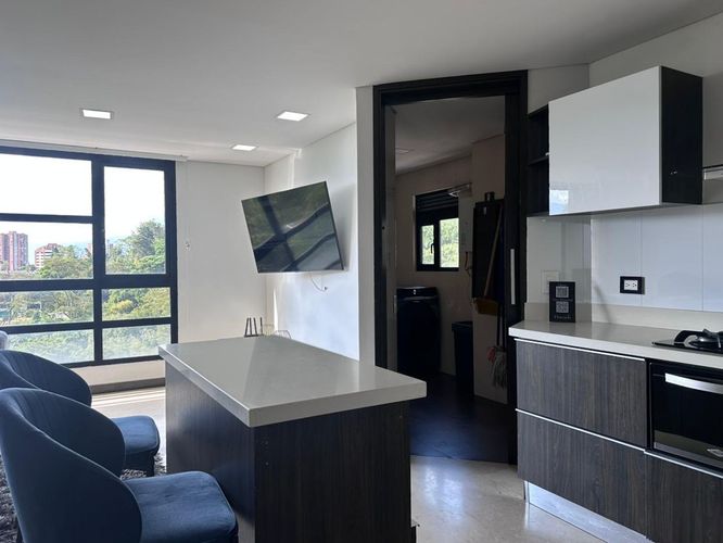 Apartamento de 3 alcobas en arriendo en El Poblado, Medellín, 160 m² · foto 6 de 18