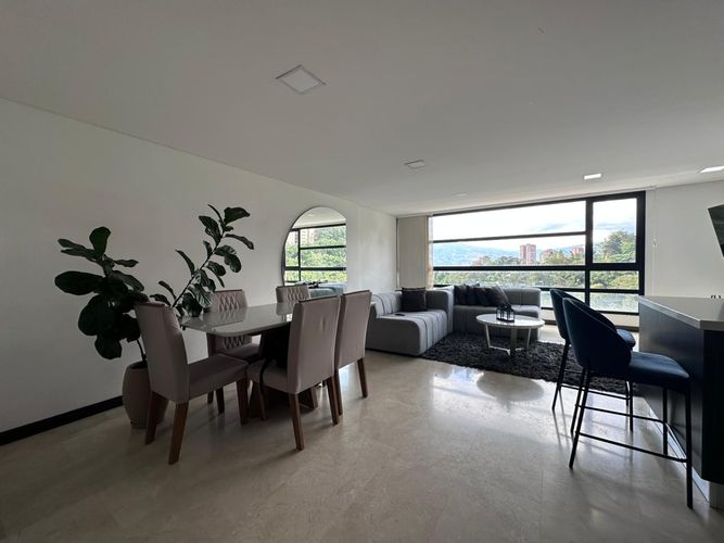 Apartamento de 3 alcobas en arriendo en El Poblado, Medellín, 160 m² · foto 2 de 18