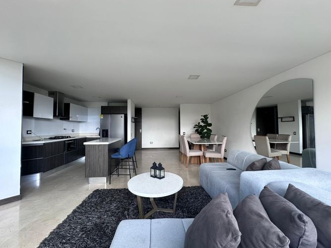 Apartamento de 3 alcobas en arriendo en El Poblado, Medellín, 160 m² · foto 8 de 18