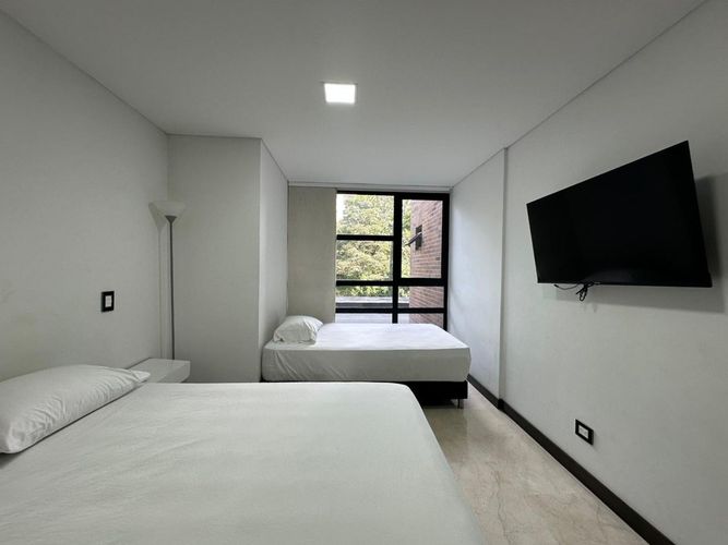 Apartamento de 3 alcobas en arriendo en El Poblado, Medellín, 160 m² · foto 15 de 18