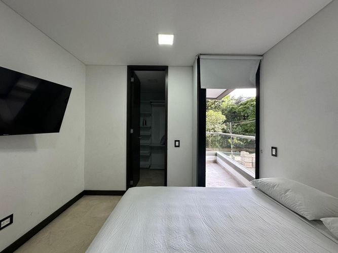 Apartamento de 3 alcobas en arriendo en El Poblado, Medellín, 160 m² · foto 13 de 18