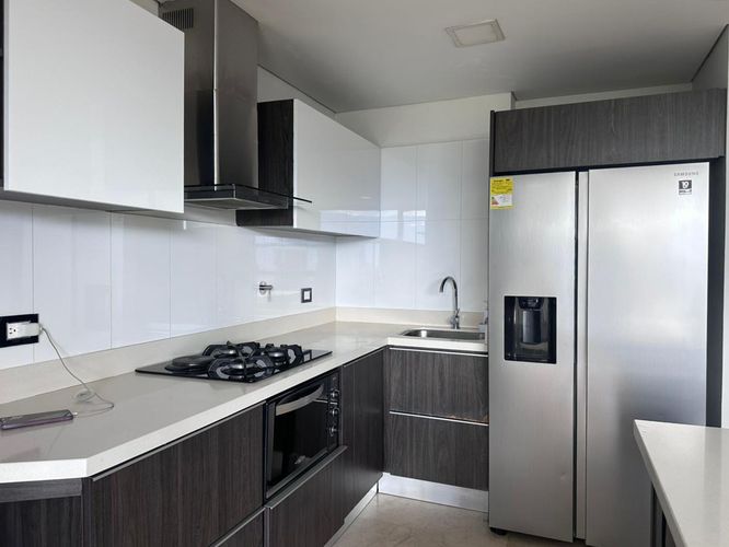 Apartamento de 3 alcobas en arriendo en El Poblado, Medellín, 160 m² · foto 4 de 18