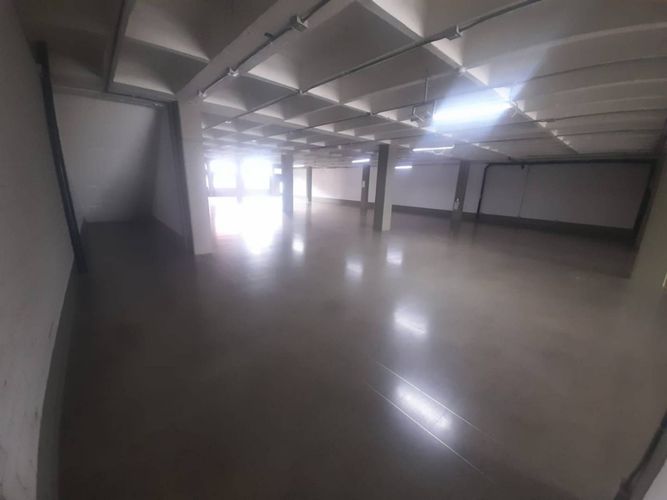 Bodega en arriendo en El Poblado, Medellín, 870 m² · foto 6 de 21