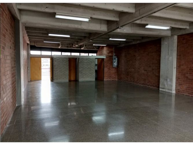 Local en arriendo en Shellmar, Medellín, 134 m² · foto 2 de 5
