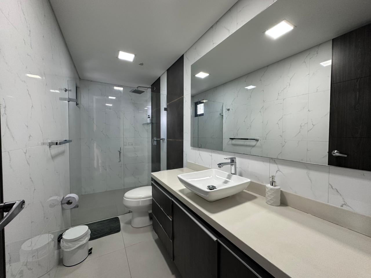 Apartamento en arriendo en El Poblado, Medellín · foto 13 de 16