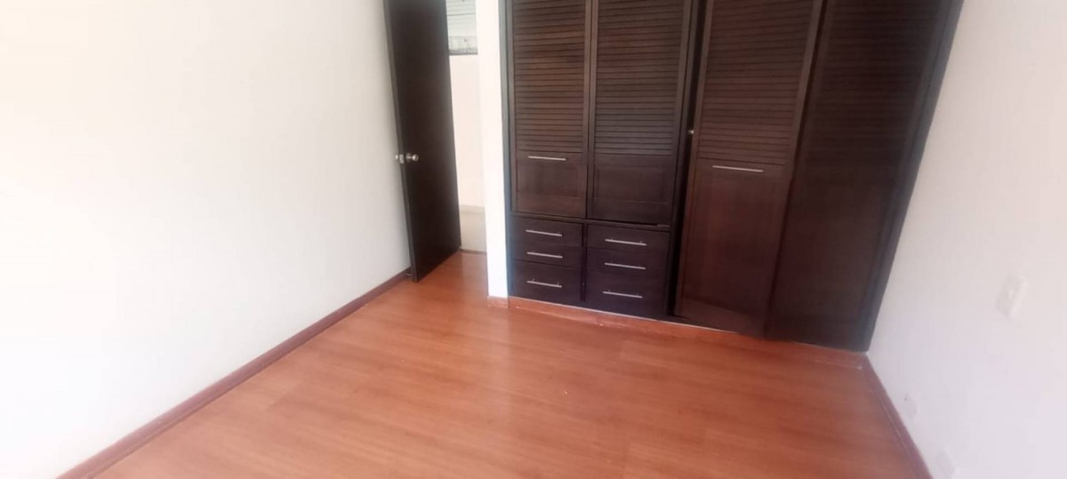 Apartamento en venta en La Carolina, Bogotá · foto 4 de 8