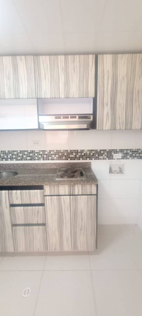 Apartamento en venta en La Carolina, Bogotá · foto 5 de 8