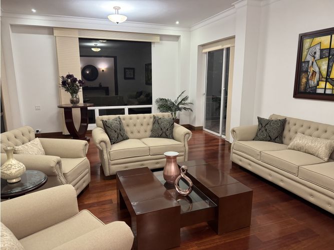 Casa de 5 alcobas en venta en Hsd. San Jose, Envigado, 450 m² · foto 3 de 24