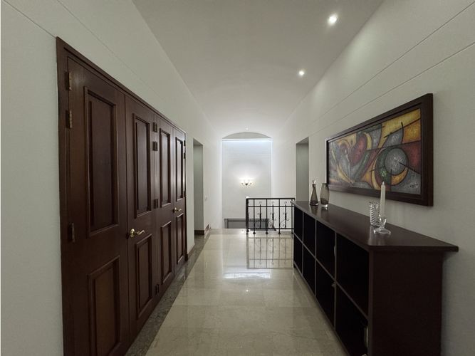 Casa de 5 alcobas en venta en Hsd. San Jose, Envigado, 450 m² · foto 10 de 24