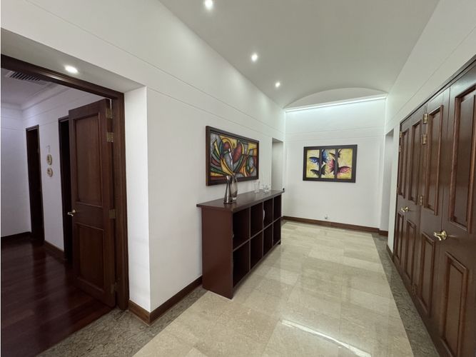 Casa de 5 alcobas en venta en Hsd. San Jose, Envigado, 450 m² · foto 11 de 24