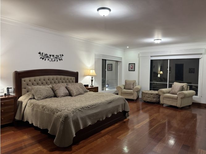 Casa de 5 alcobas en venta en Hsd. San Jose, Envigado, 450 m² · foto 12 de 24
