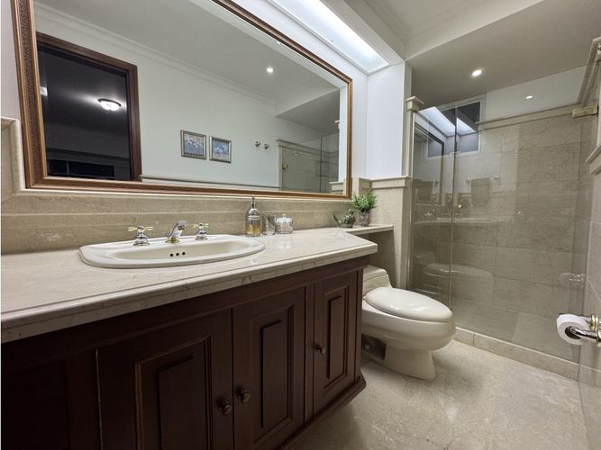 Casa de 5 alcobas en venta en Hsd. San Jose, Envigado, 450 m² · foto 13 de 24