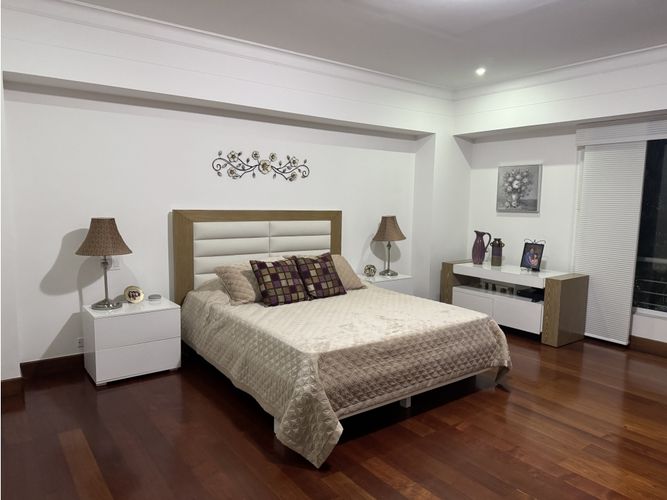 Casa de 5 alcobas en venta en Hsd. San Jose, Envigado, 450 m² · foto 21 de 24