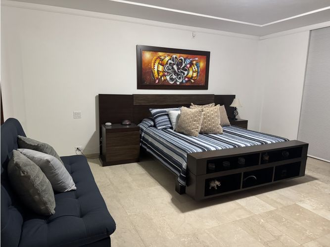 Casa de 5 alcobas en venta en Hsd. San Jose, Envigado, 450 m² · foto 22 de 24