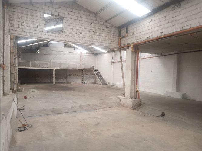 Bodega en venta en Centro, Itagüí, 1300 m² · foto 6 de 13