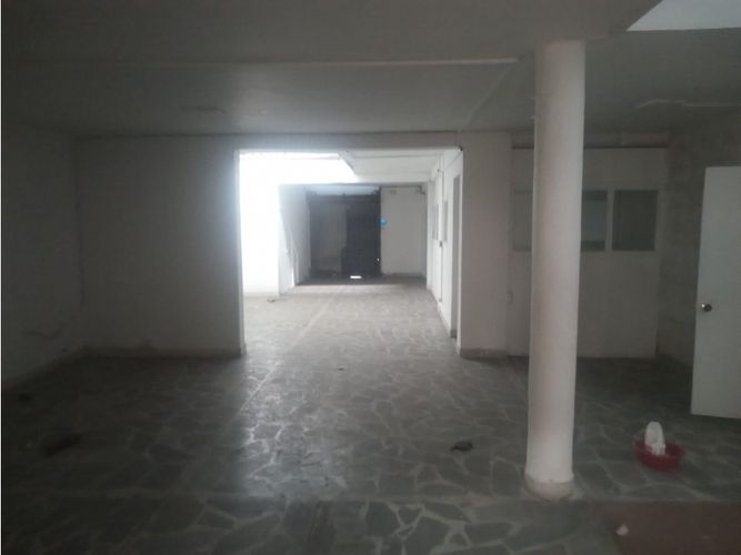 Bodega en venta en Centro, Itagüí, 1300 m² · foto 7 de 13