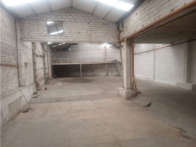 Bodega en venta en Centro, Itagüí, 1300 m² · foto 8 de 13