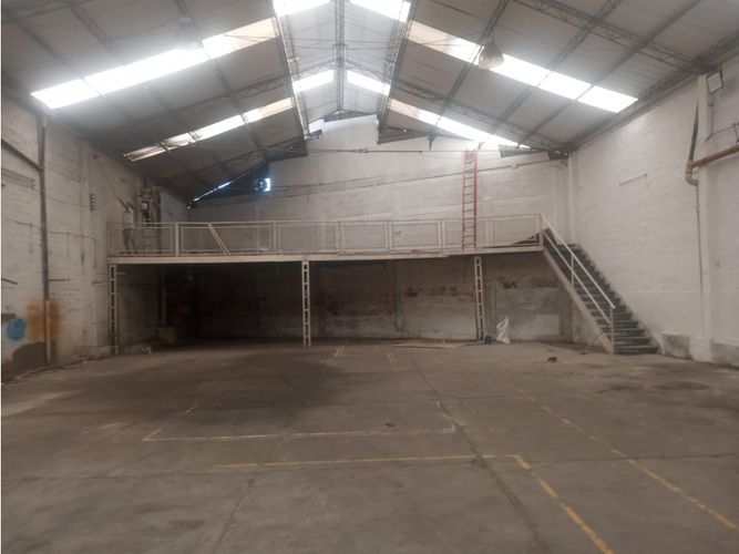 Bodega en venta en Centro, Itagüí, 1300 m² · foto 10 de 13