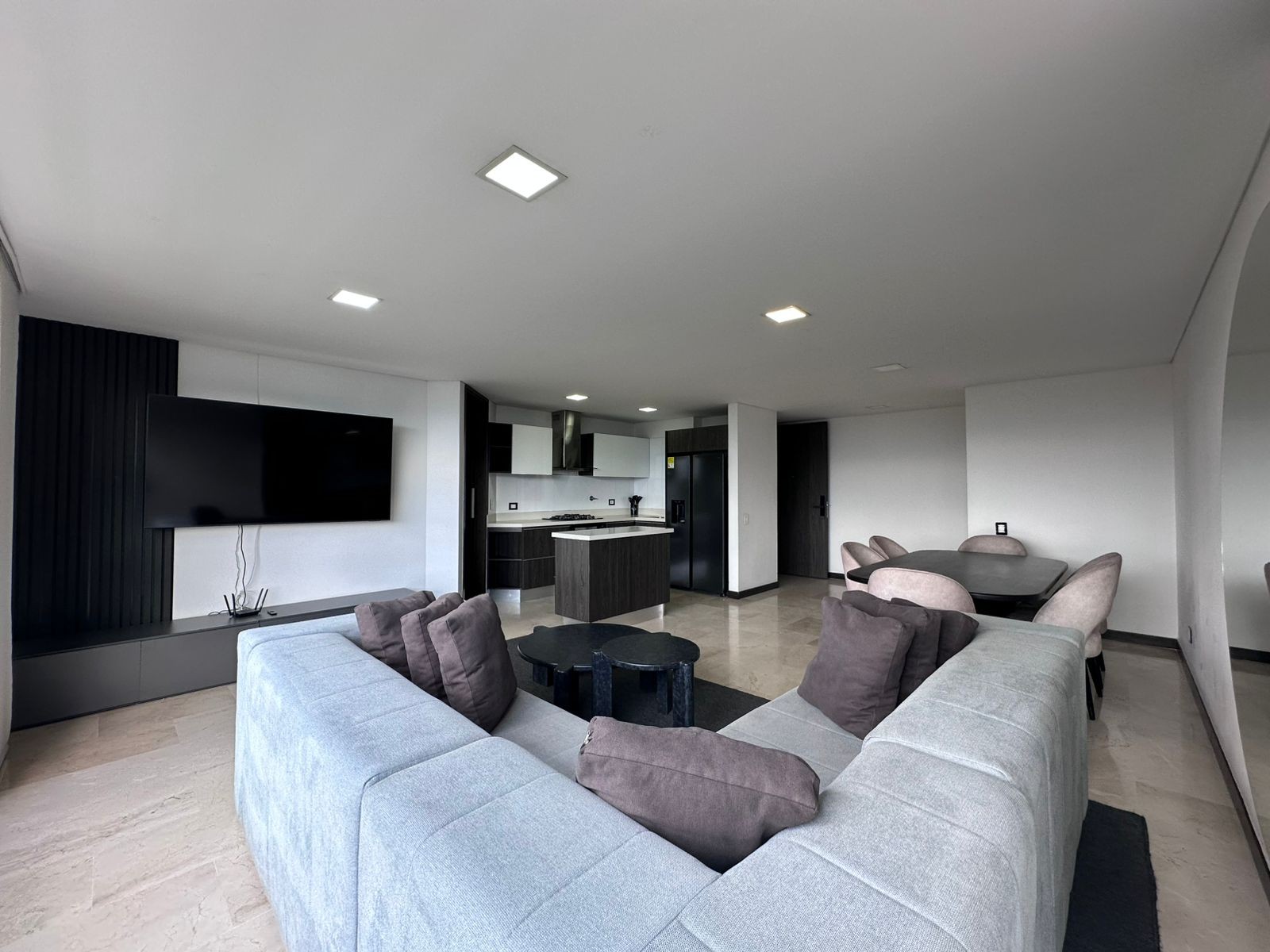 Apartamento en arriendo en El Poblado, Medellín · foto 4 de 18