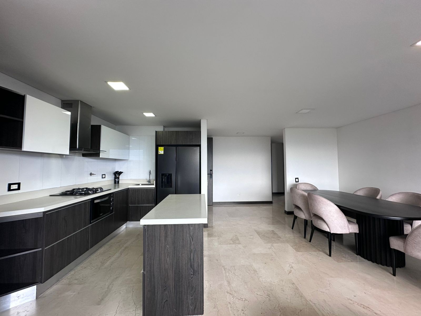 Apartamento en arriendo en El Poblado, Medellín · foto 8 de 18