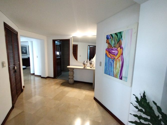 Apartamento de 3 alcobas en venta en Juanambu, Cali, 315 m² · foto 2 de 19