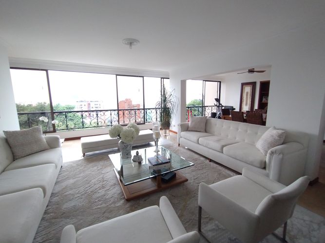 Apartamento de 3 alcobas en venta en Juanambu, Cali, 315 m² · foto 4 de 19