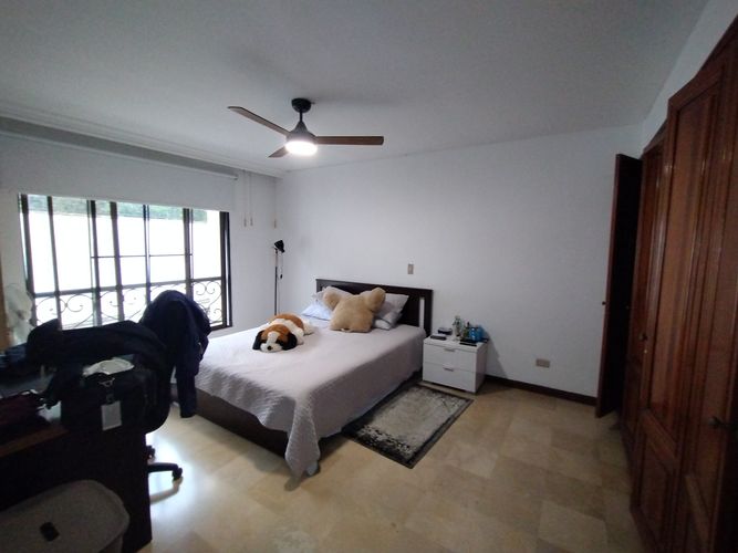 Apartamento de 3 alcobas en venta en Juanambu, Cali, 315 m² · foto 18 de 19