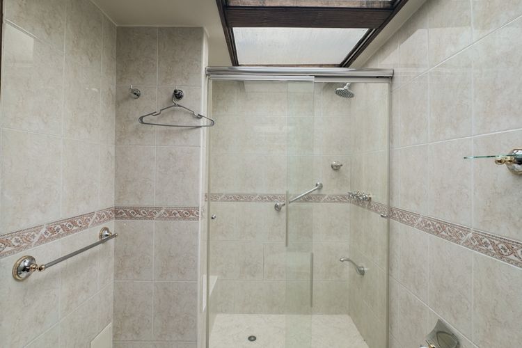 Casa de 4 alcobas en venta en Niza, Bogotá, 313 m² · foto 18 de 21