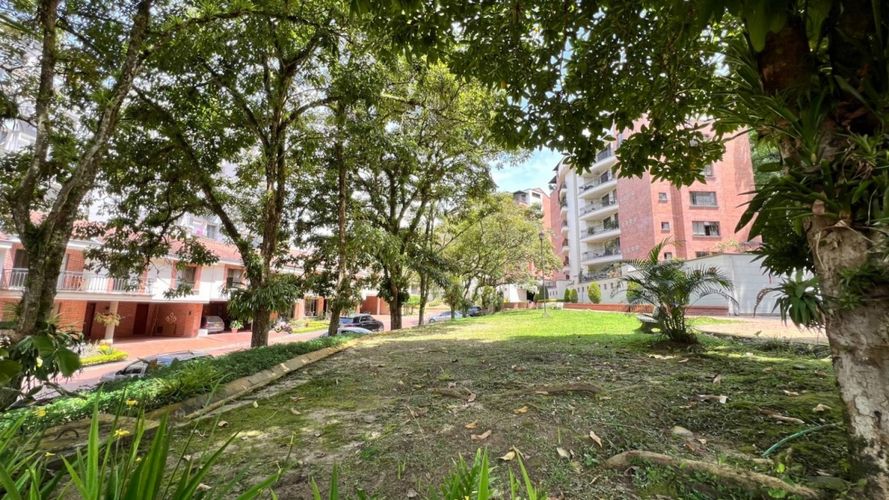 Apartamento de 5 alcobas en venta en Belen, Ibagué, 291 m² · foto 4 de 24
