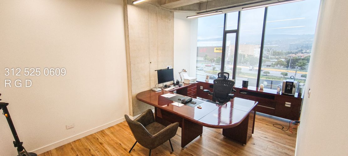 Oficina en venta en Hacienda Fontanar, Chía, 210 m² · foto 2 de 24