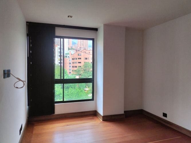 Apartamento de 3 alcobas en arriendo en El Poblado, Medellín, 188 m² · foto 11 de 19