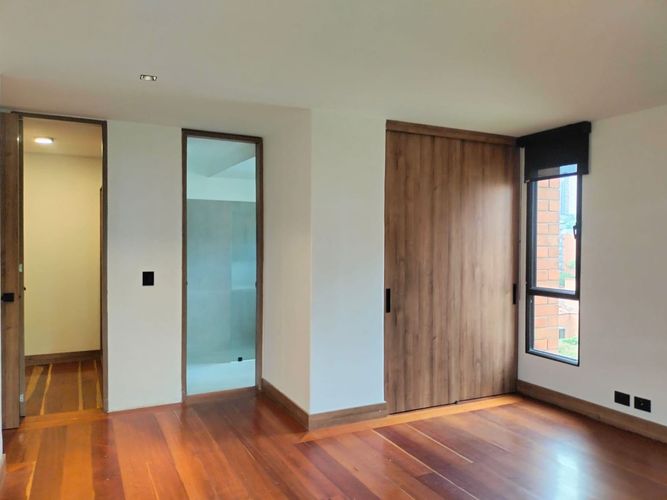 Apartamento de 3 alcobas en arriendo en El Poblado, Medellín, 188 m² · foto 15 de 19