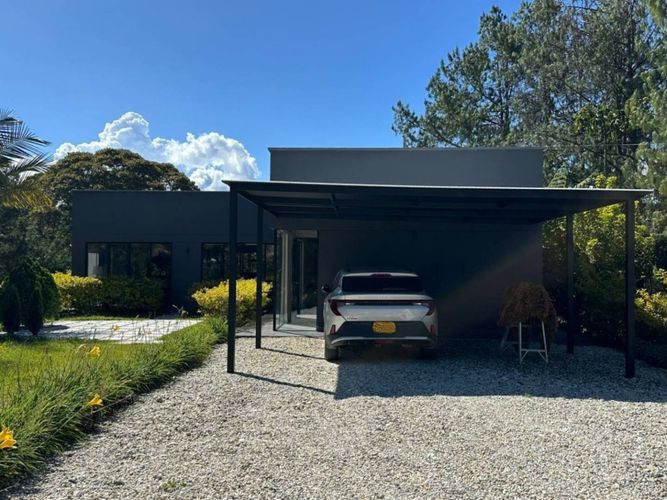 Casa de 3 alcobas en venta en Las Garzonas, Marinilla, 210 m² · foto 3 de 23