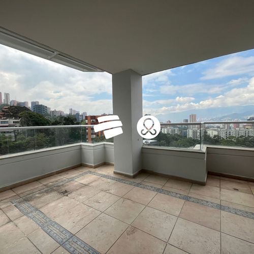 Apartamento de 3 alcobas en venta en San Lucas, Medellín, 300 m² · foto 4 de 23