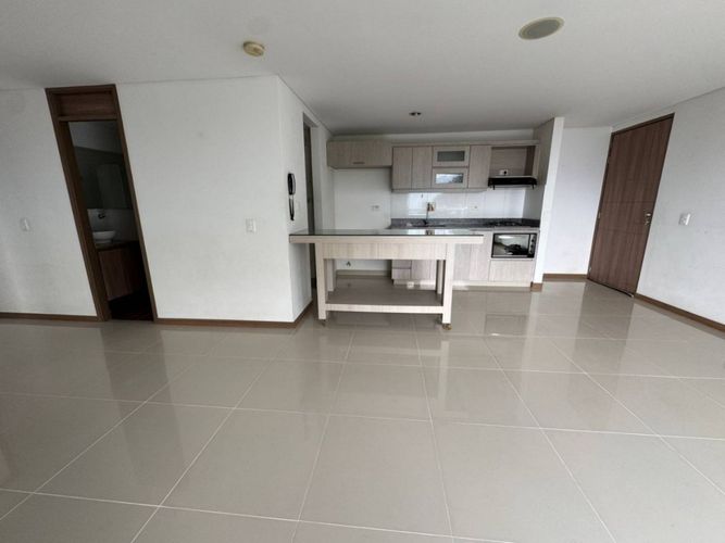 Apartamento de 2 alcobas en venta en Las Cometas, Envigado, 75 m² · foto 3 de 24