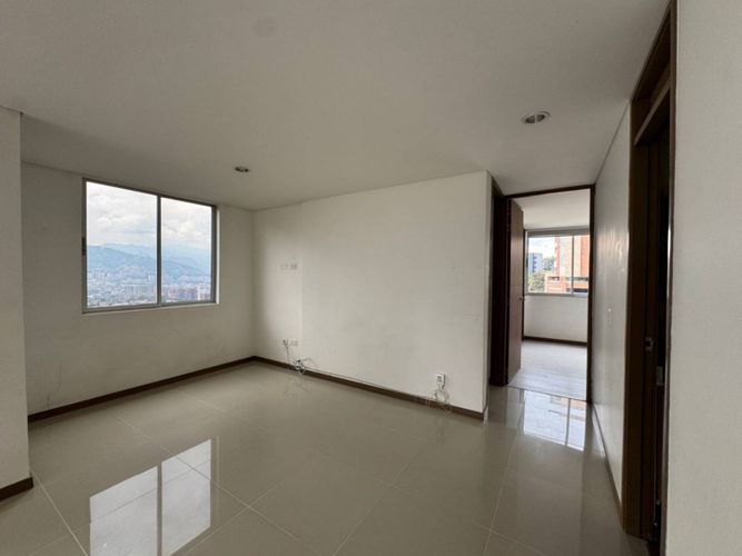 Apartamento de 2 alcobas en venta en Las Cometas, Envigado, 75 m² · foto 5 de 24